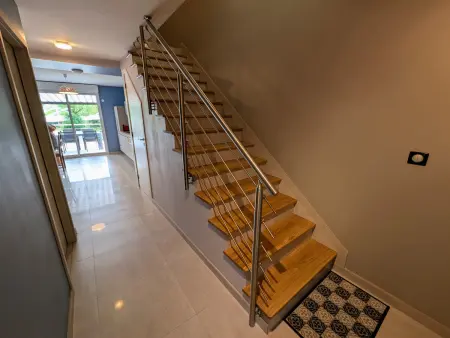 Maison rénovée au bord de la Saône avec terrasse et jardin - Photo 12
