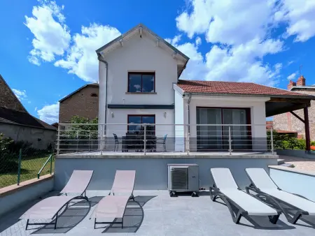 Maison rénovée au bord de la Saône avec terrasse et jardin - Photo 22