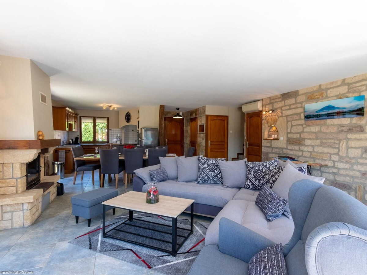 Le Saussis : gîte 4 chambres, piscine chauffée et jacuzzi - Photo 2