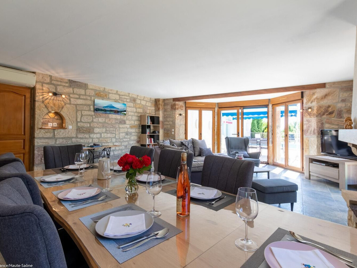 Le Saussis : gîte 4 chambres, piscine chauffée et jacuzzi - Photo 3
