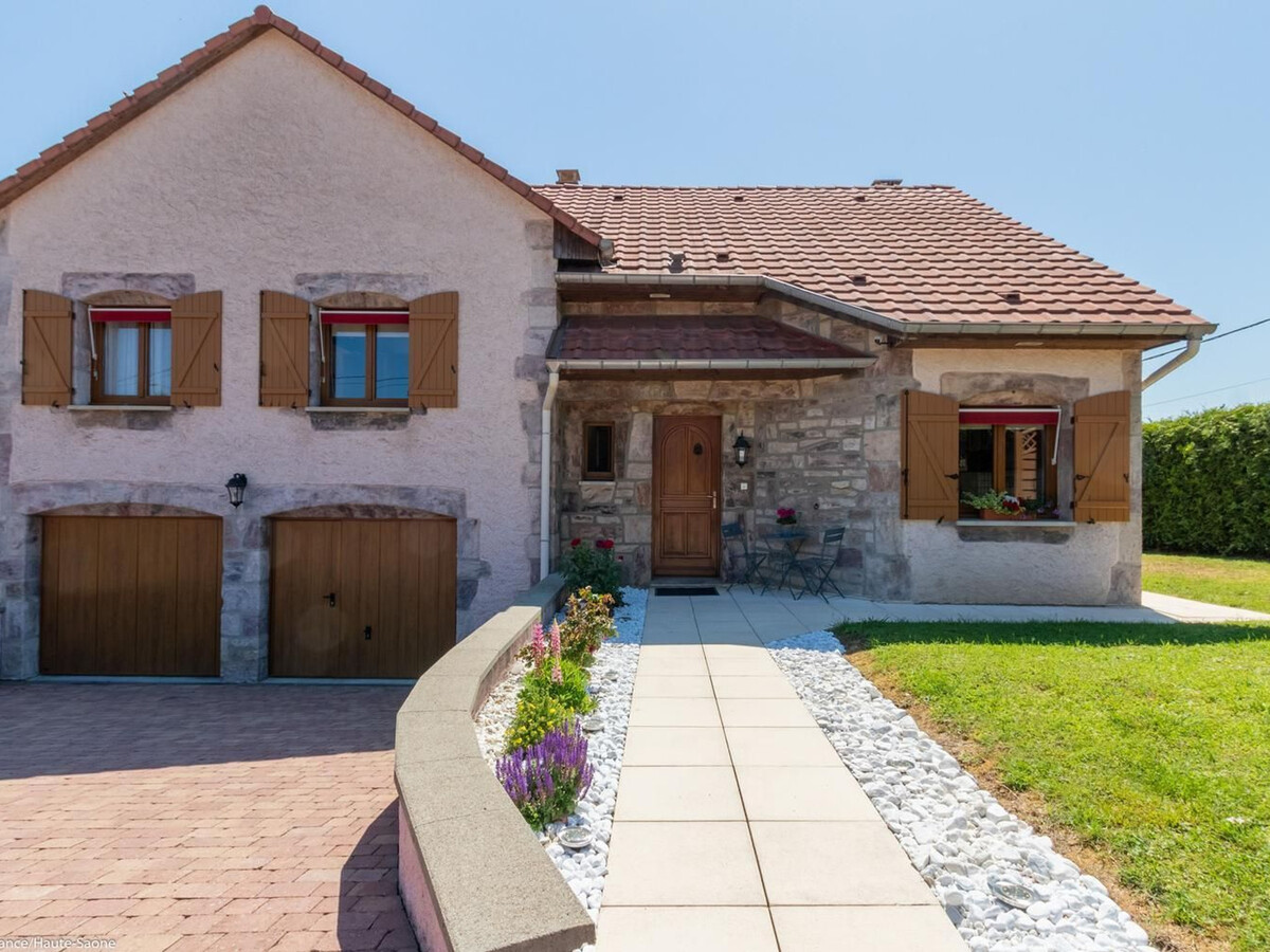 Le Saussis : gîte 4 chambres, piscine chauffée et jacuzzi - Photo 6