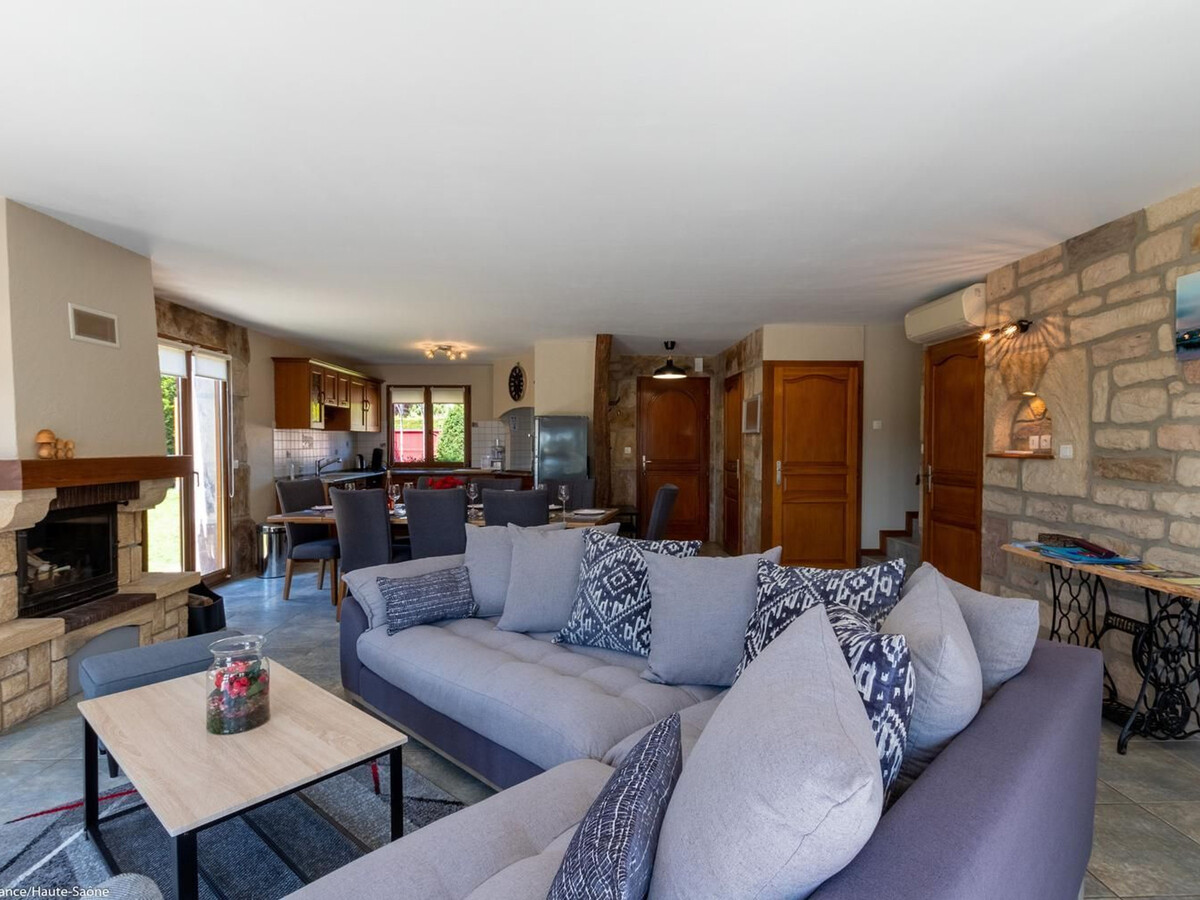 Le Saussis : gîte 4 chambres, piscine chauffée et jacuzzi - Photo 7