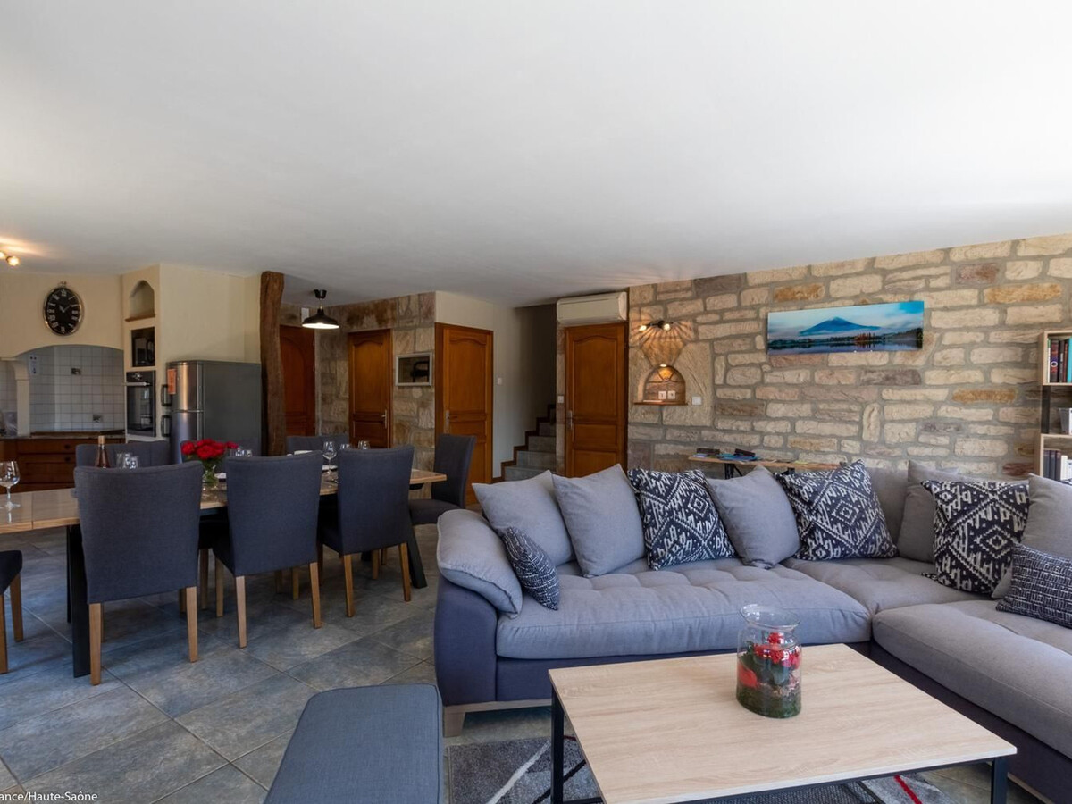 Le Saussis : gîte 4 chambres, piscine chauffée et jacuzzi - Photo 9