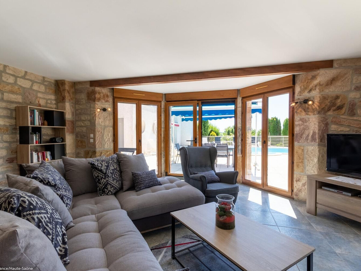 Le Saussis : gîte 4 chambres, piscine chauffée et jacuzzi - Photo 13
