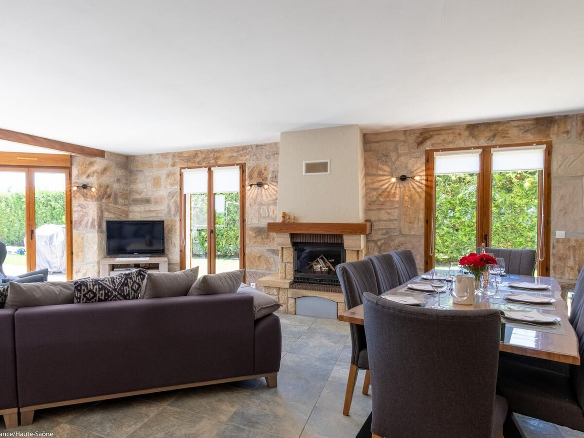 Le Saussis : gîte 4 chambres, piscine chauffée et jacuzzi - Photo 14
