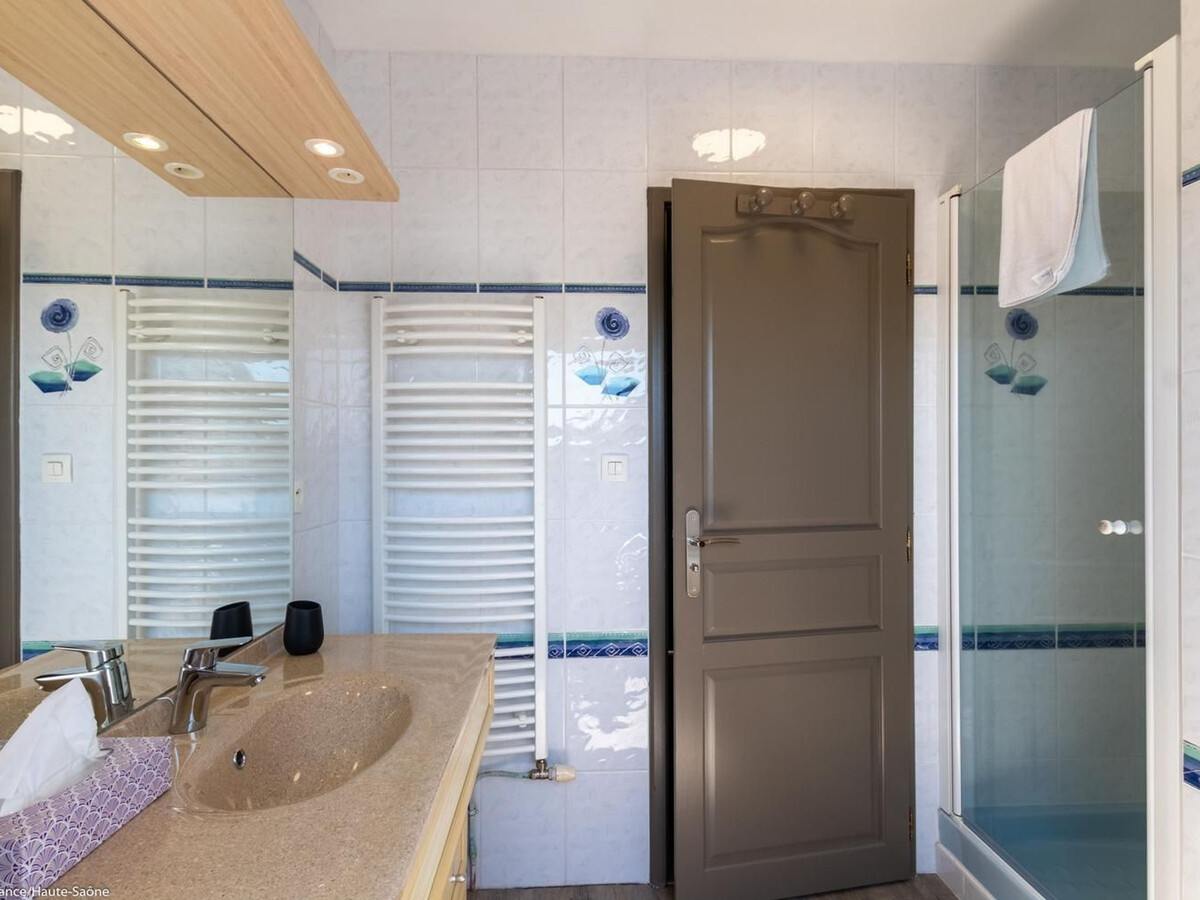Le Saussis : gîte 4 chambres, piscine chauffée et jacuzzi - Photo 24
