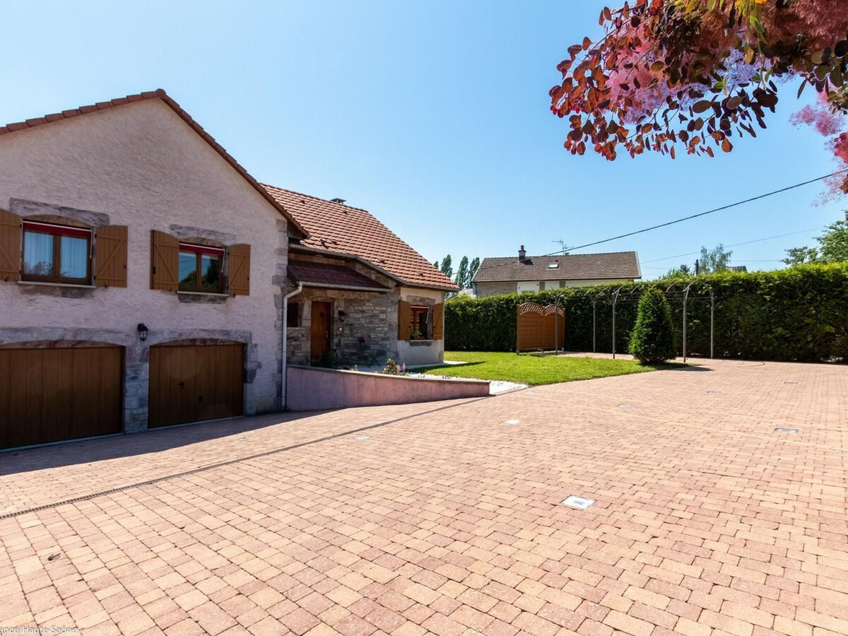 Le Saussis : gîte 4 chambres, piscine chauffée et jacuzzi - Photo 33