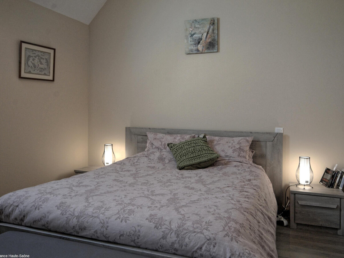 Gîte rénové 4 pers. au parc du Château de Montagney - Photo 3