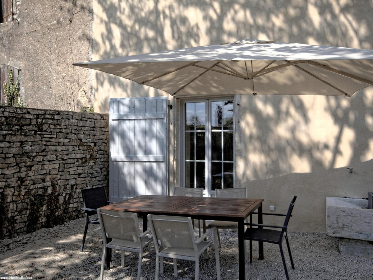Gîte rénové 4 pers. au parc du Château de Montagney - Photo 23