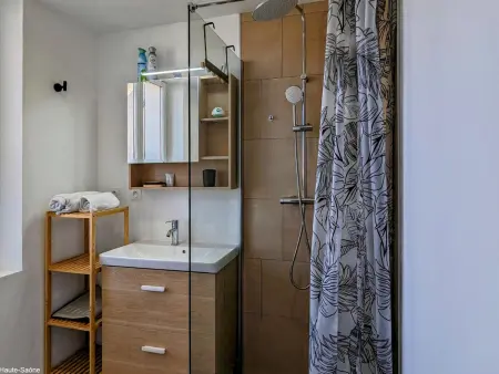 Gîte rénové 6 personnes avec jardin à Héricourt : photo 5