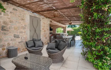 Maison 4 chambres avec piscine 100m² à Peymeinade : photo 2
