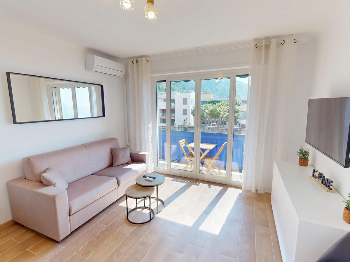 Studio rénové vue mer, dernier étage à Menton - Photo 8