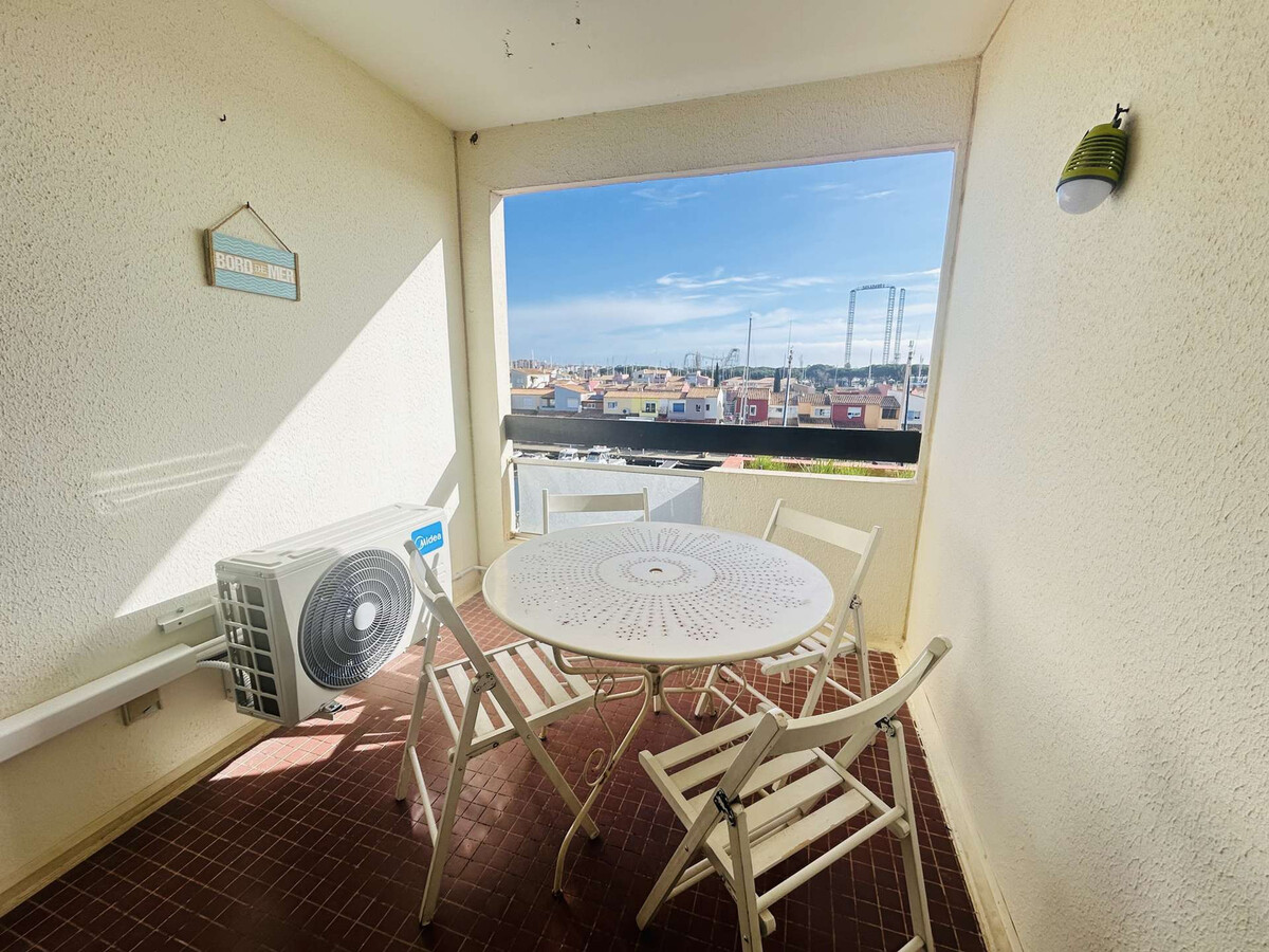 Studio cabine 4 pers. Cap d'Agde, parking et vue port - Photo 3