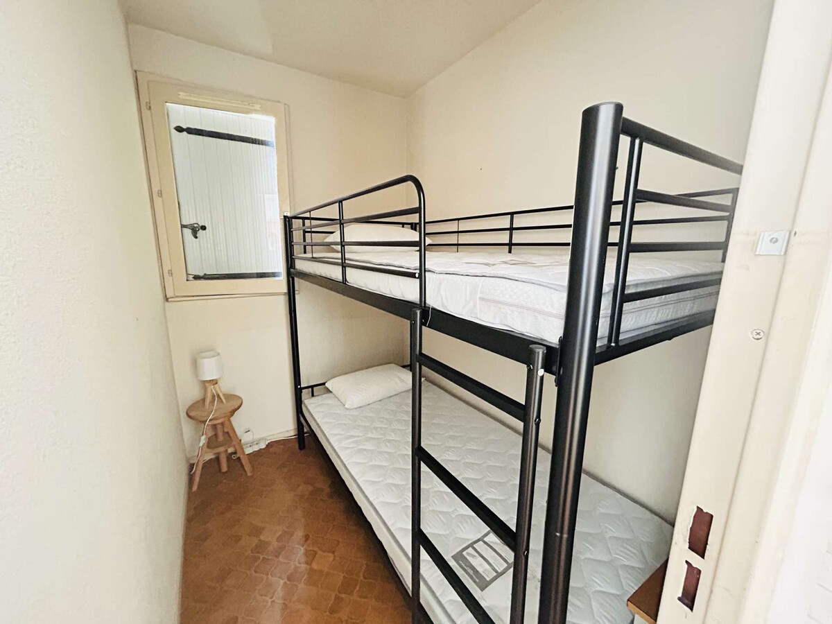 Studio cabine 4 pers. Cap d'Agde, parking et vue port - Photo 7