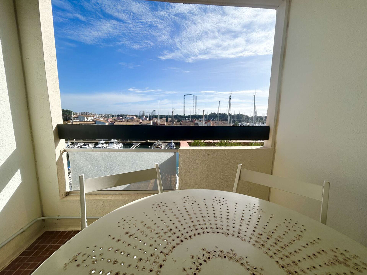 Studio cabine 4 pers. Cap d'Agde, parking et vue port - Photo 8