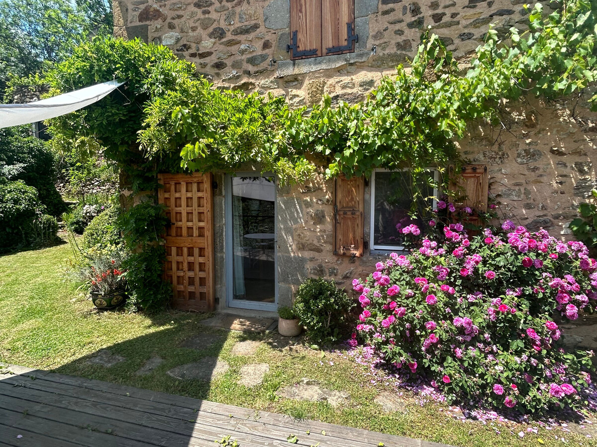 Gîte maison de vigne avec terrasse à Tailhac - Photo 2