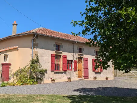 Maison authentique avec piscine et jardin privé à Abzac - Photo 1