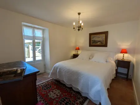 Maison authentique avec piscine et jardin privé à Abzac - Photo 4