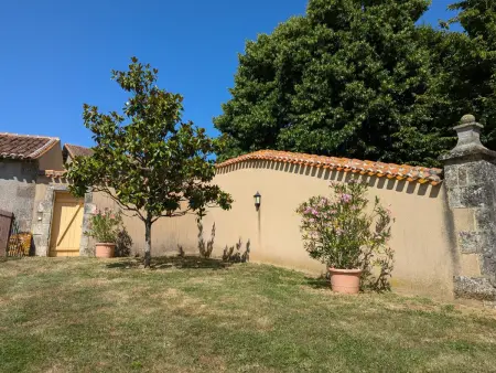 Maison authentique avec piscine et jardin privé à Abzac - Photo 29