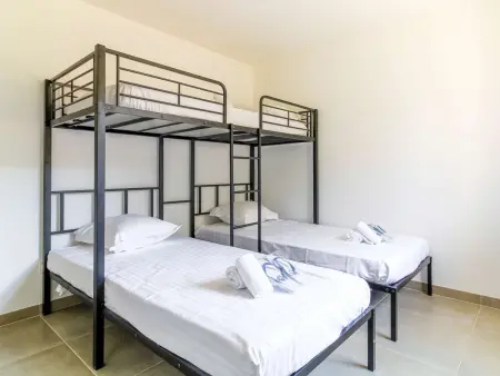 Appartement lumineux, terrasse 42 m² et plage à 300 m, Bormes-les-Mimosas : photo 5
