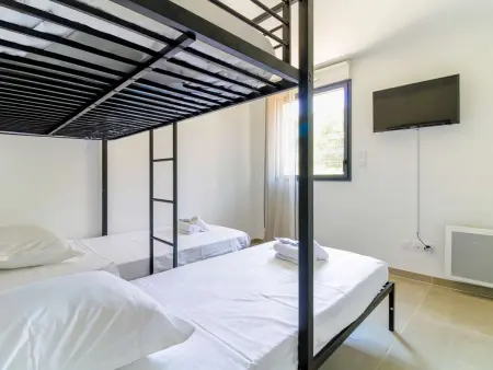 Appartement lumineux, terrasse 42 m² et plage à 300 m, Bormes-les-Mimosas : photo 6