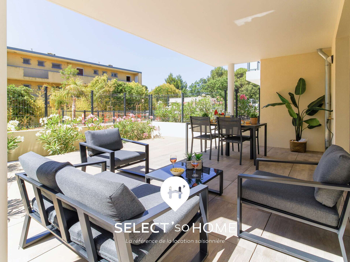 T2 Bormes-les-Mimosas : Grande terrasse, plage à pied - Photo 2