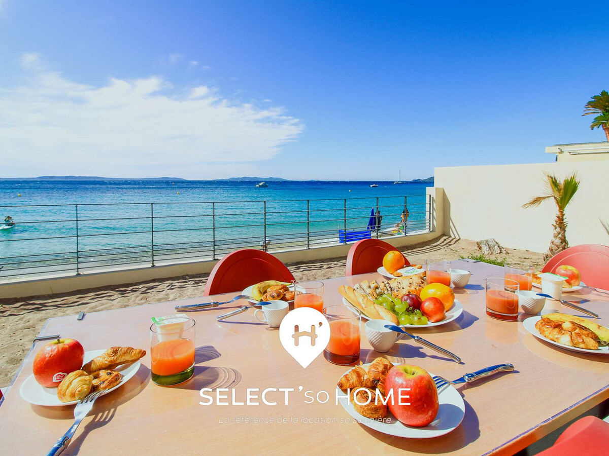 Appartement 6 pers. au Lavandou, terrasse pieds dans le sable - Photo 1