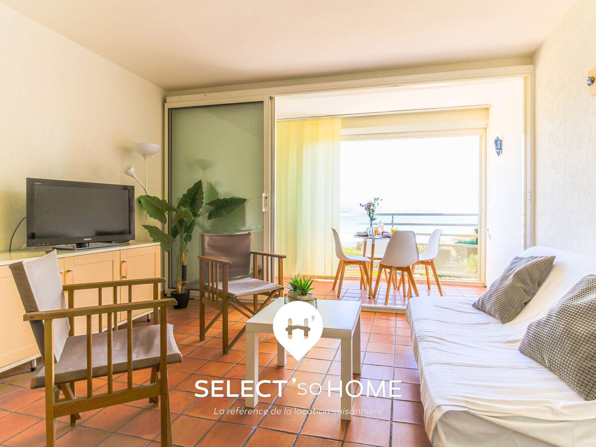 Appartement vue mer pieds dans l'eau au Lavandou - Photo 5