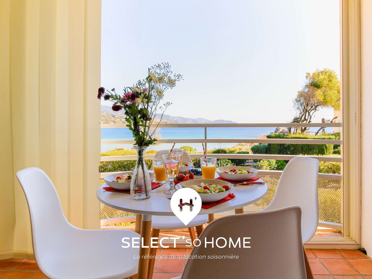 Appartement vue mer pieds dans l'eau au Lavandou - Photo 9