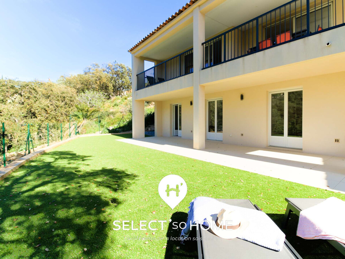 Villa moderne avec jardin privé face au vieux Bormes - Photo 13