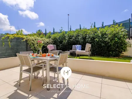 Location appartement à Bormes les Mimosas, 2 pièces avec terrasse, piscine et animaux admis à La Favière