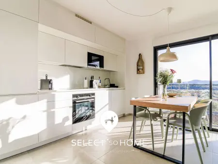 Location appartement à Bormes les Mimosas, Moderne T3 avec Belle Terrasse à Bormes-les-Mimosas