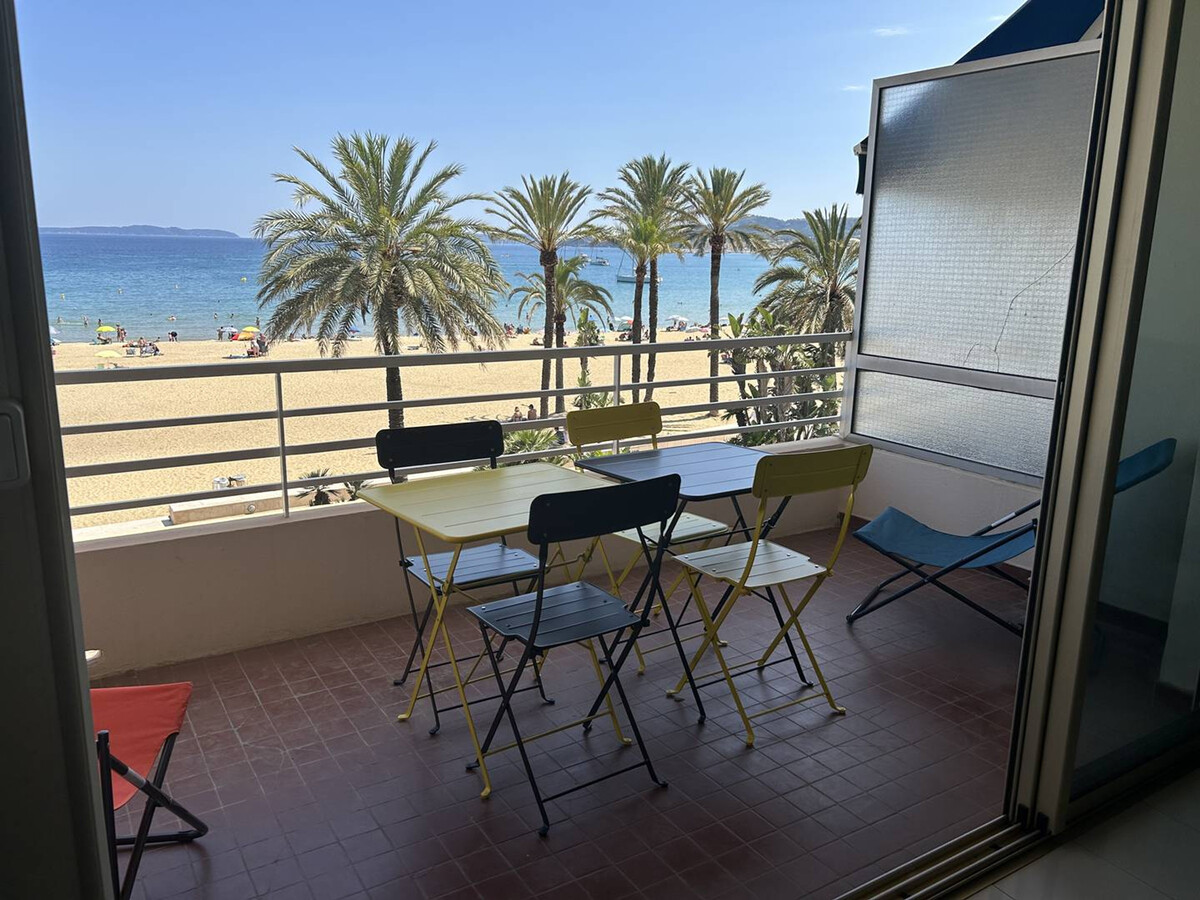 Appartement 3 pièces climatisé vue mer, centre Le Lavandou - Photo 1