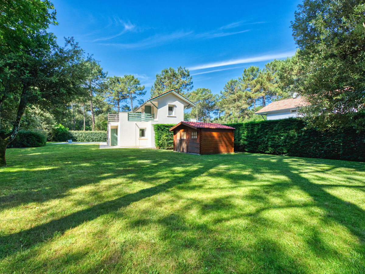 Villa Green Parc à Lacanau, piscine privée et jardin - Photo 13
