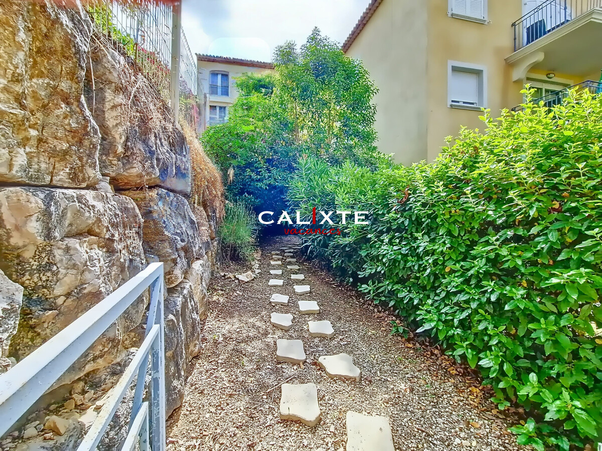 Studio Callian, domaine sécurisé, 2 piscines à débordement - Photo 10