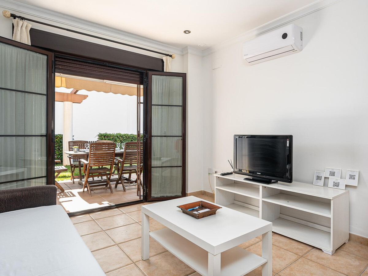 Appartement rez-de-jardin Chiclana, 550m de la plage - Photo 12