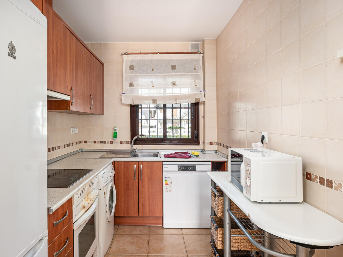 Appartement rez-de-jardin Chiclana, 550m de la plage - Photo 15