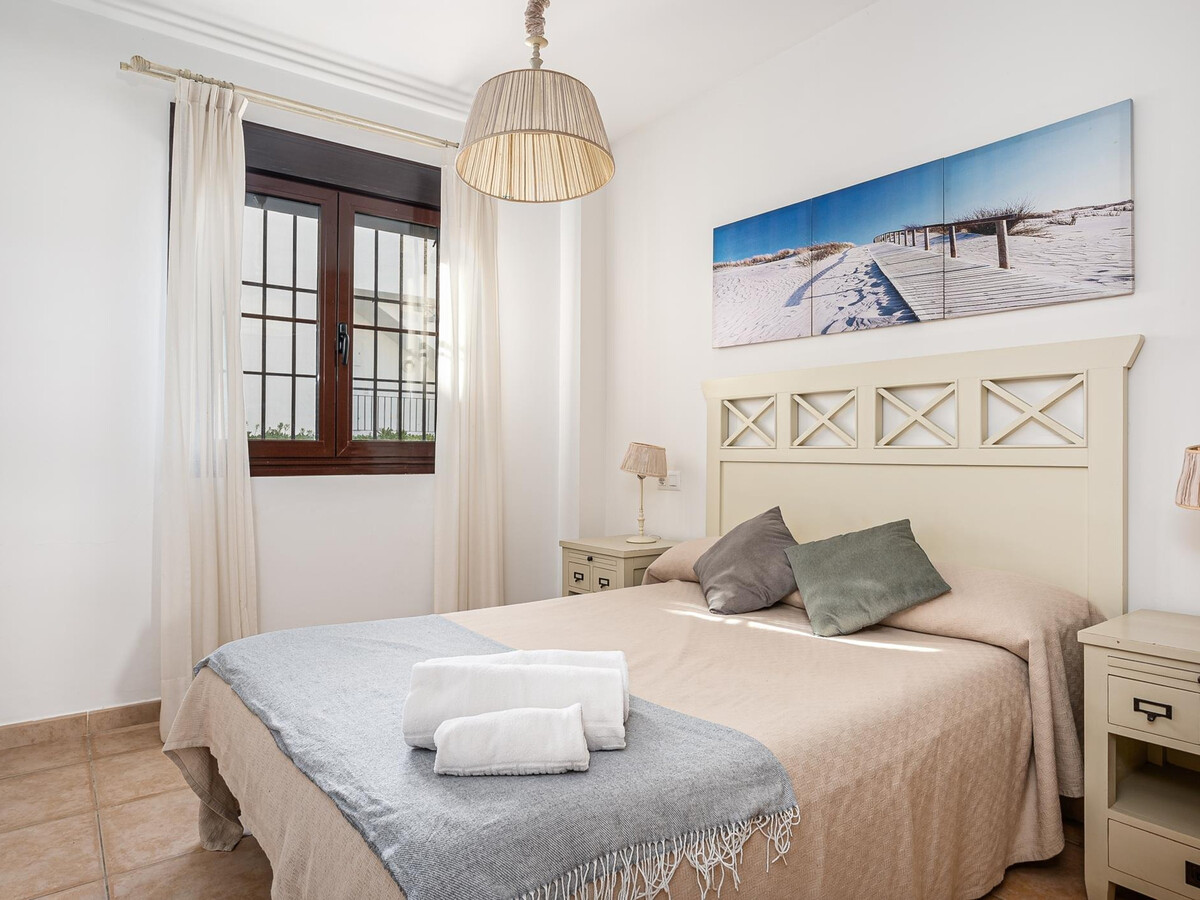Appartement rez-de-jardin Chiclana, 550m de la plage - Photo 17