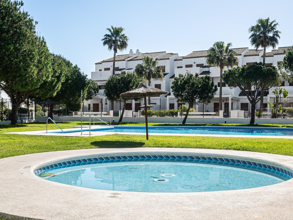 Appartement 2 chambres avec terrasse et piscine à Chiclana - Photo 6