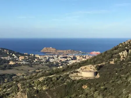 Appartement avec vue sur le port, terrasse et parking à Santa-Reparata-di-Balagna : photo 6
