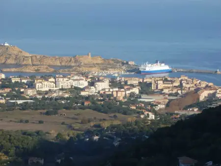 Appartement avec vue sur le port, terrasse et parking à Santa-Reparata-di-Balagna : photo 14