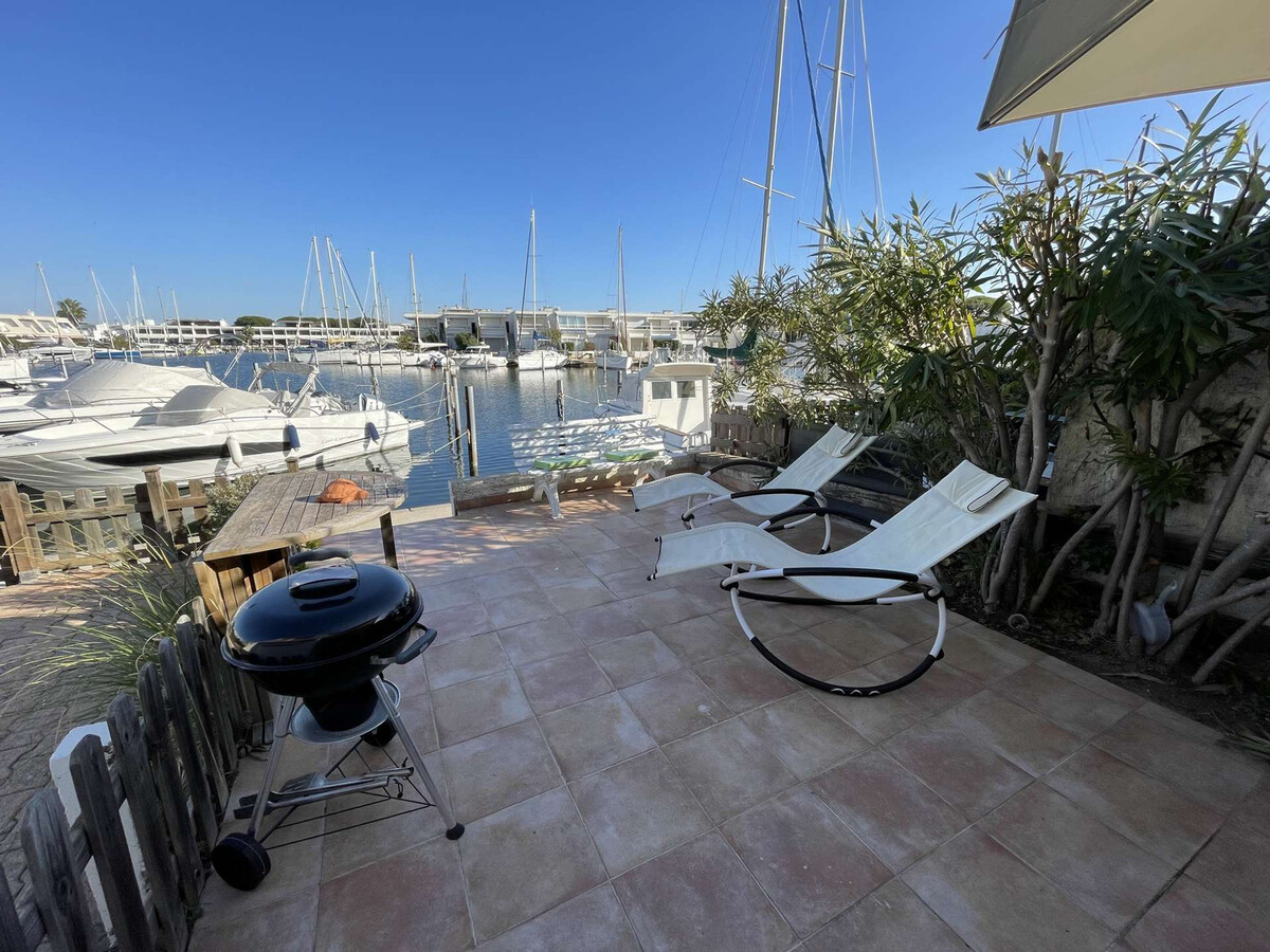Duplex climatisé avec terrasse 20 m² à Port Camargue - Photo 3