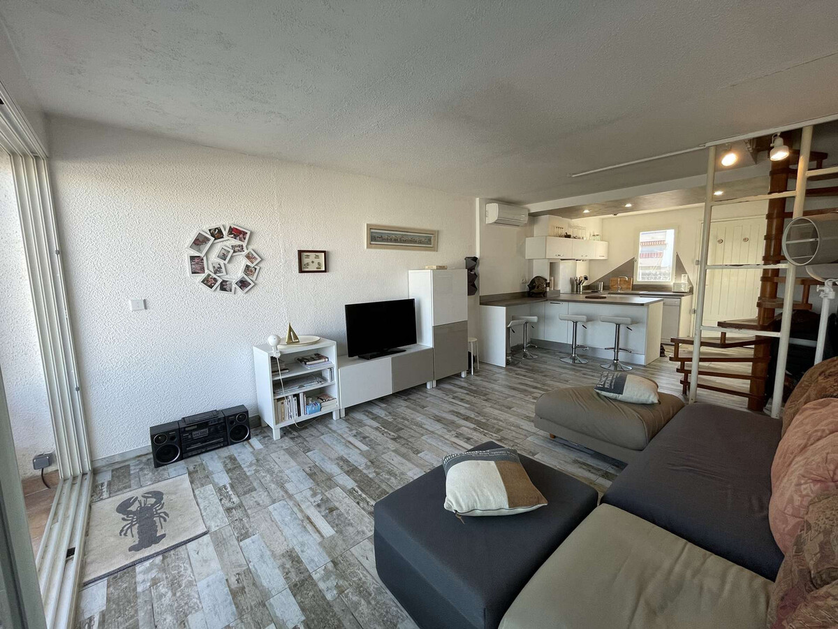 Duplex climatisé avec terrasse 20 m² à Port Camargue - Photo 8