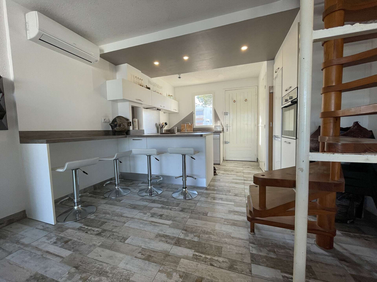Duplex climatisé avec terrasse 20 m² à Port Camargue - Photo 9