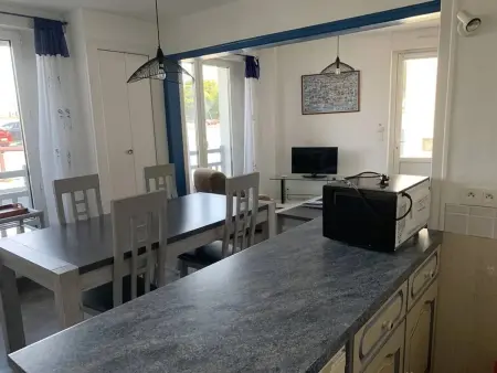 Location appartement à Le Croisic, Le Croisic: 2 Pièces RDC Face Port, Centre-Ville, Animaux Ok