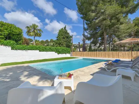 Location villa à Moraira, Villa classique à Moraira avec jardin et proche de la plage
