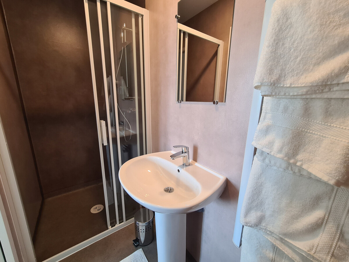 Deux gîtes 4* (6 et 14 pers) rénovés 2022, près de Châtre - Photo 28
