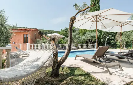 Appartement avec piscine privée à Callas : photo 2