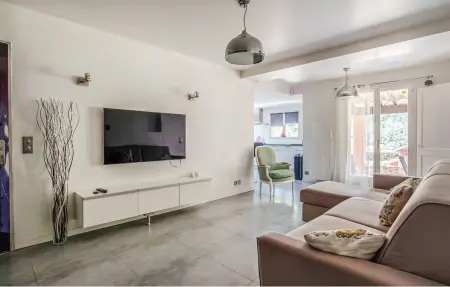 Appartement avec piscine privée à Callas : photo 4