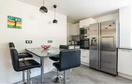 Appartement avec piscine privée à Callas : photo 5